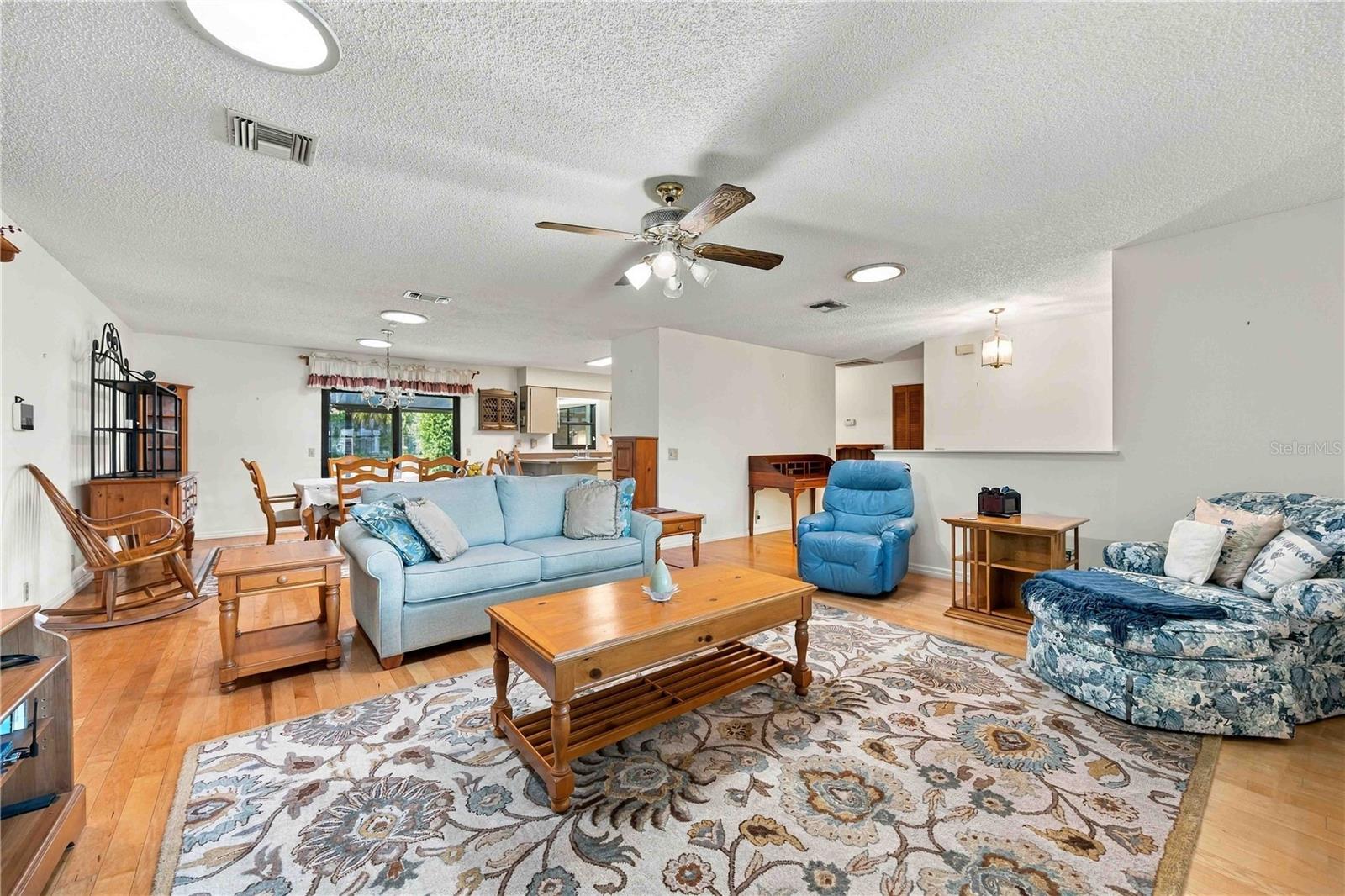 3520 WHITE OAK COURT