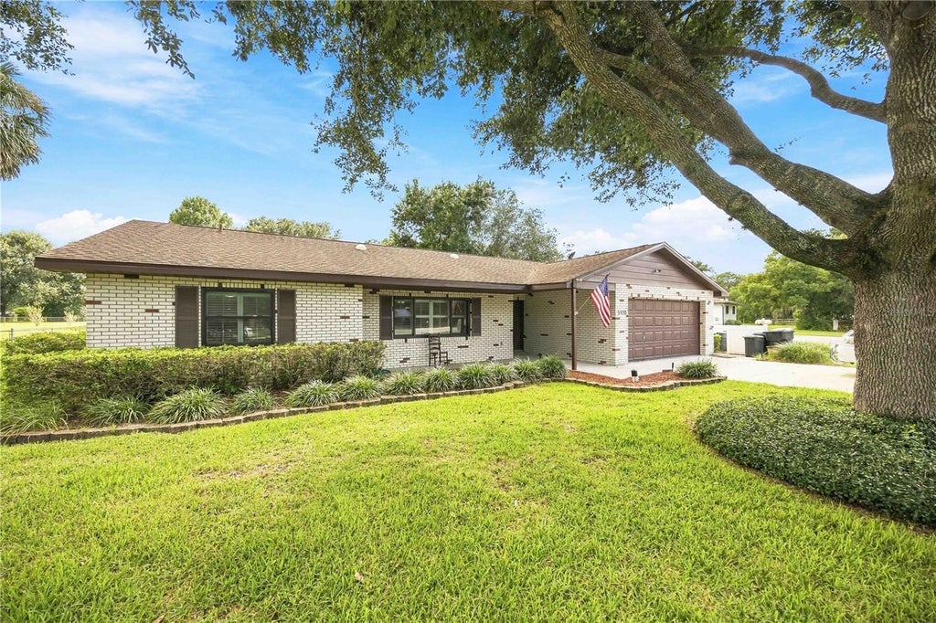 Photo of 3520 White Oak Court, Lake Wales, FL 33898 (MLS # K4903714)