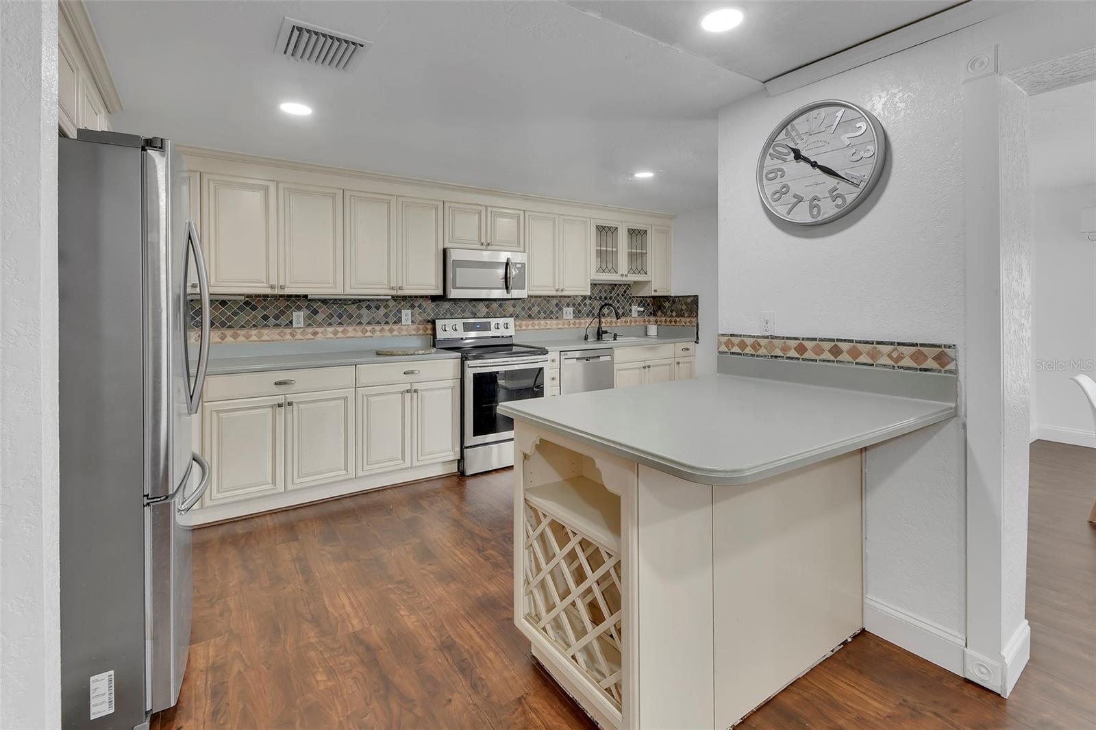 PLANTATION ESTATES UNIT 24 - Residential