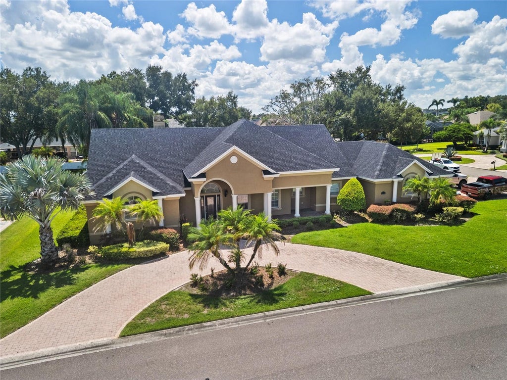 Photo of 9513 Waterford Oaks Boulevard, Winter Haven, FL 33884 (MLS # L4964939)