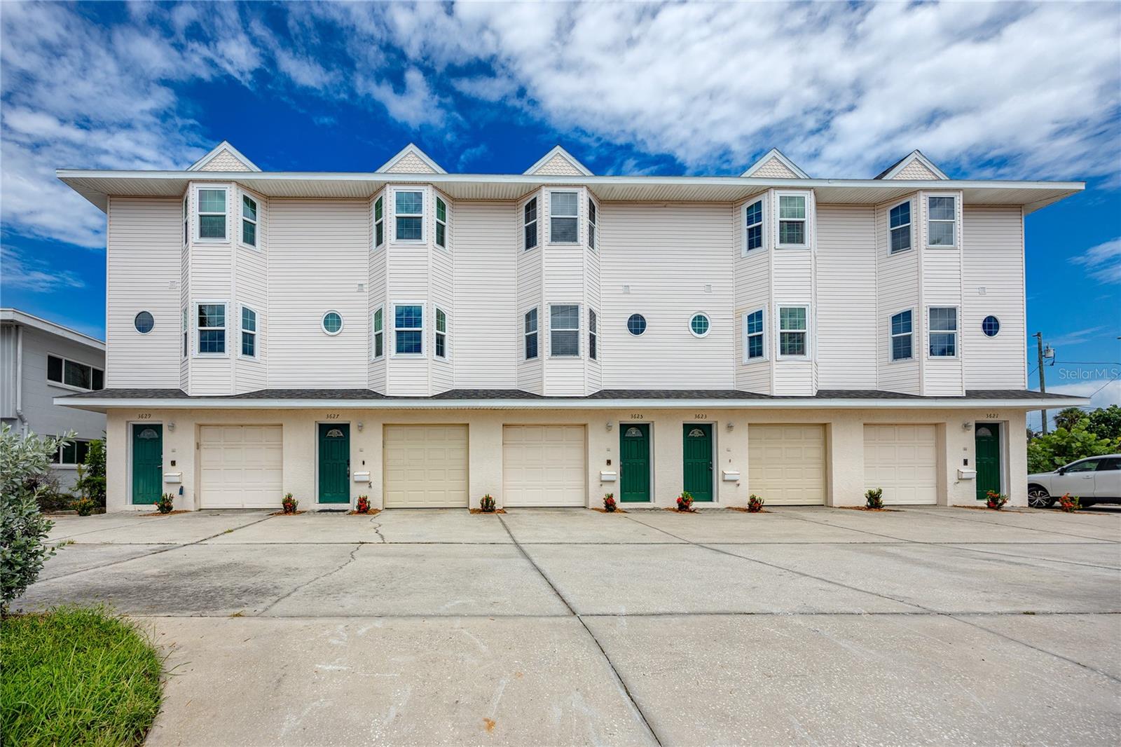 MARITANA CAY - Residential