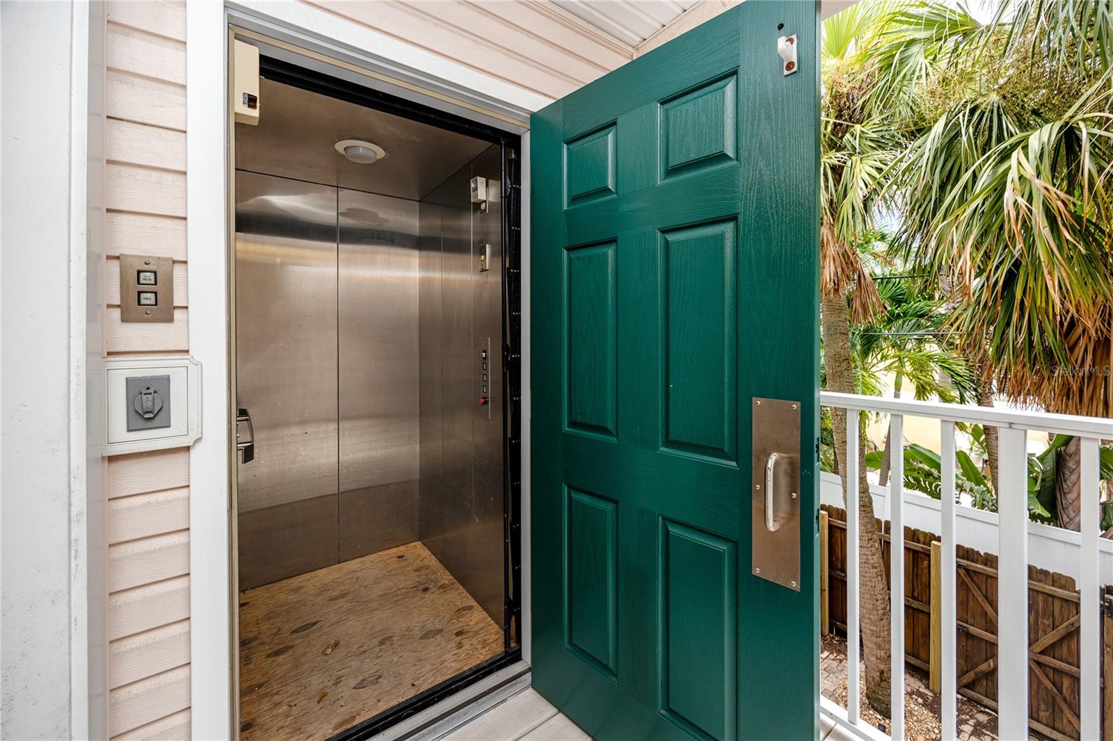MARITANA CAY - Residential