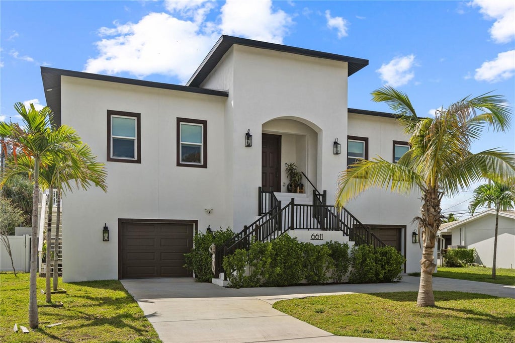 Photo of 6611 Blue Heron Drive S, St Petersburg, FL 33707 (MLS # TB8546510)