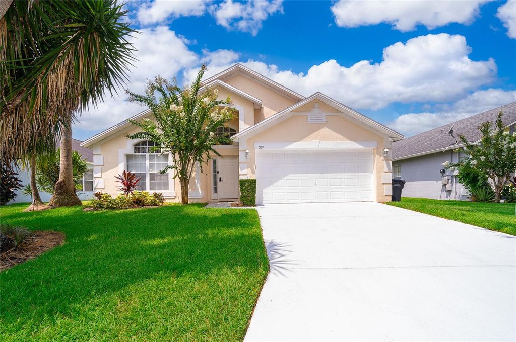 Photo of 207 Langham Drive, Davenport, FL 33897 (MLS # O6370027)