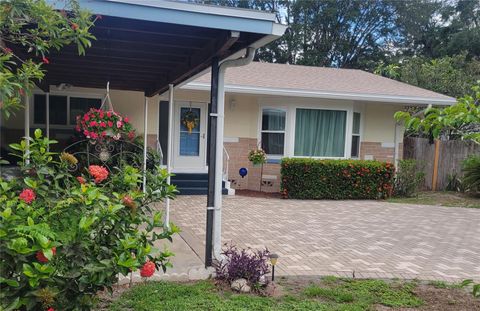 A home in WINTER HAVEN