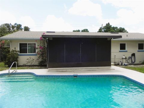 A home in WINTER HAVEN