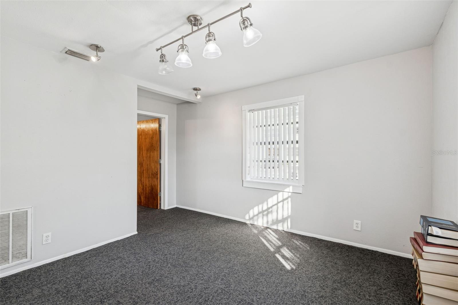 OAKWOOD WALKER REP - Residential