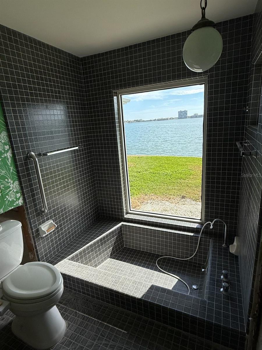 7800 4th Ave S, St Petersburg, FL, 33707, USA, 4 Bedrooms Bedrooms, ,4 BathroomsBathrooms,Residential,Active,7800 4th Ave S,TB8444877