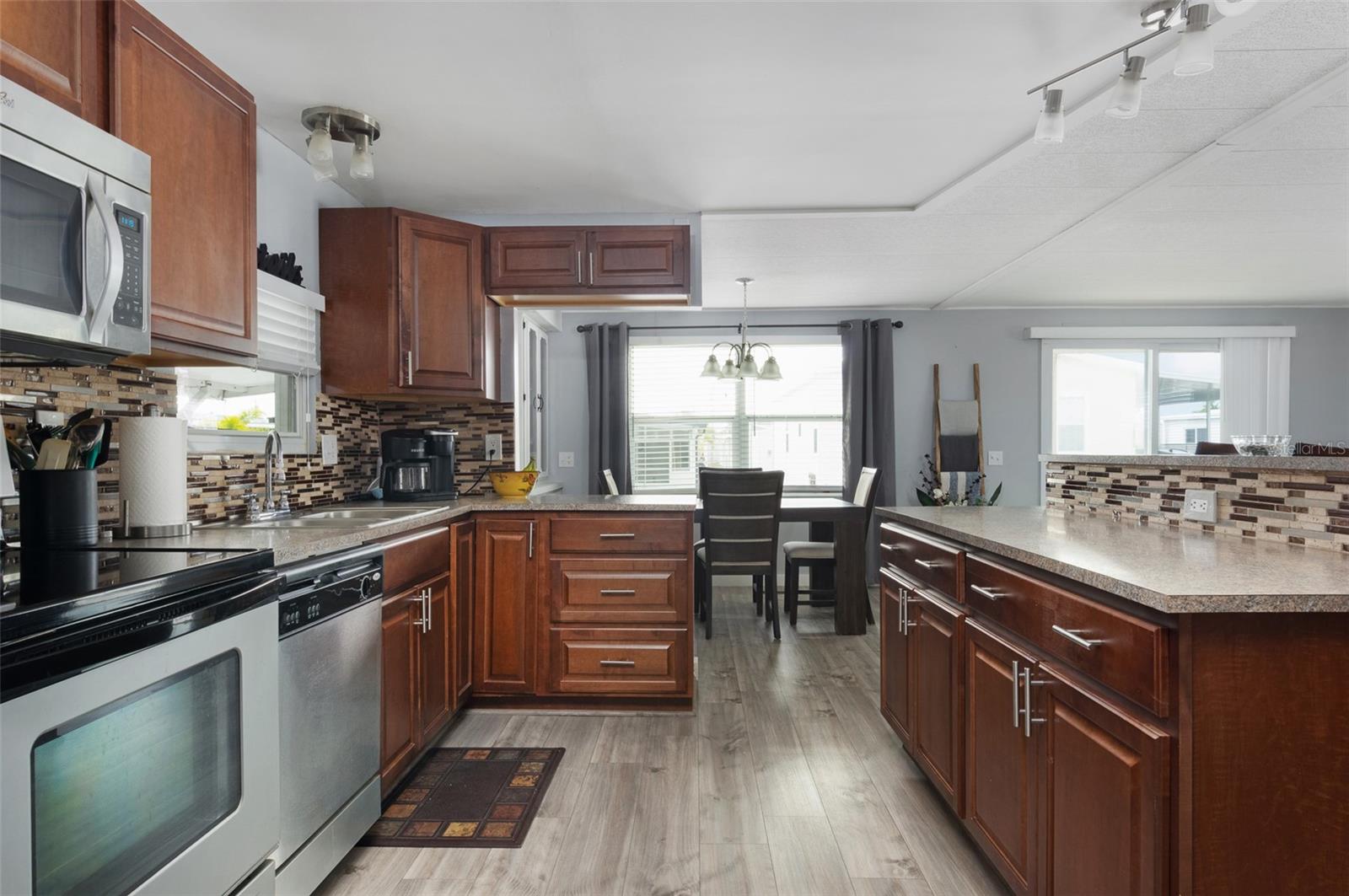 SUNSET PALMS UNREC - Residential