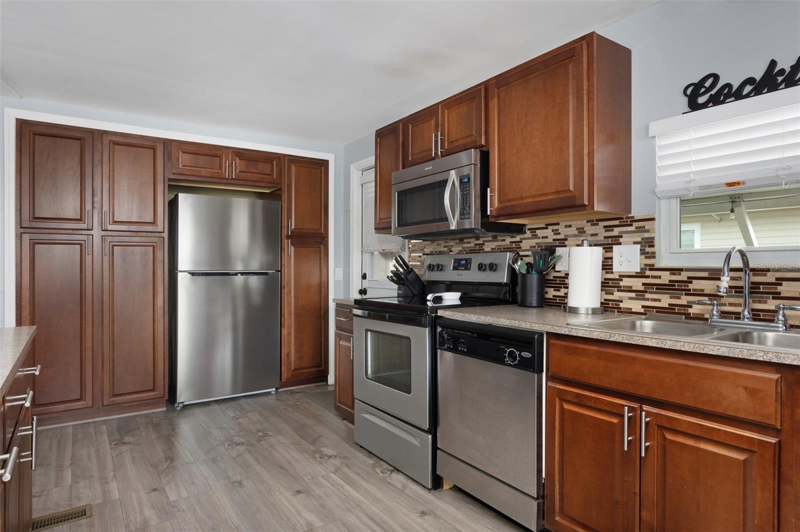 SUNSET PALMS UNREC - Residential