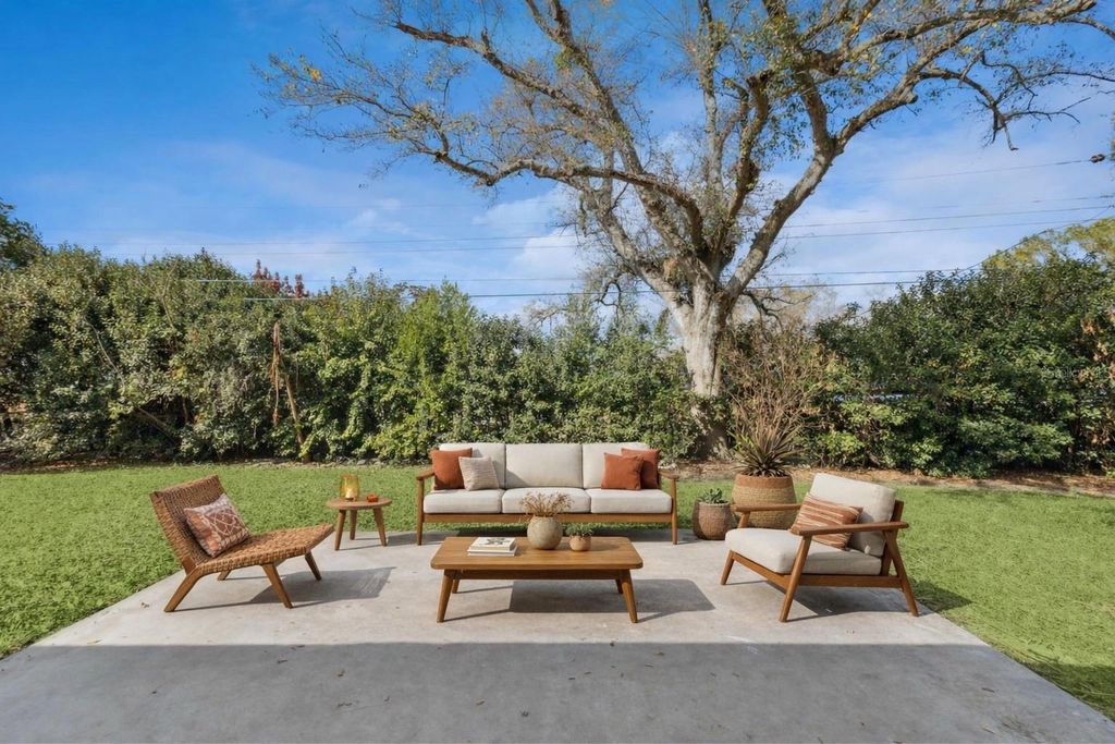 Photo of 1528 Hallam Court S, Lakeland, FL 33813 (MLS # L4959978)