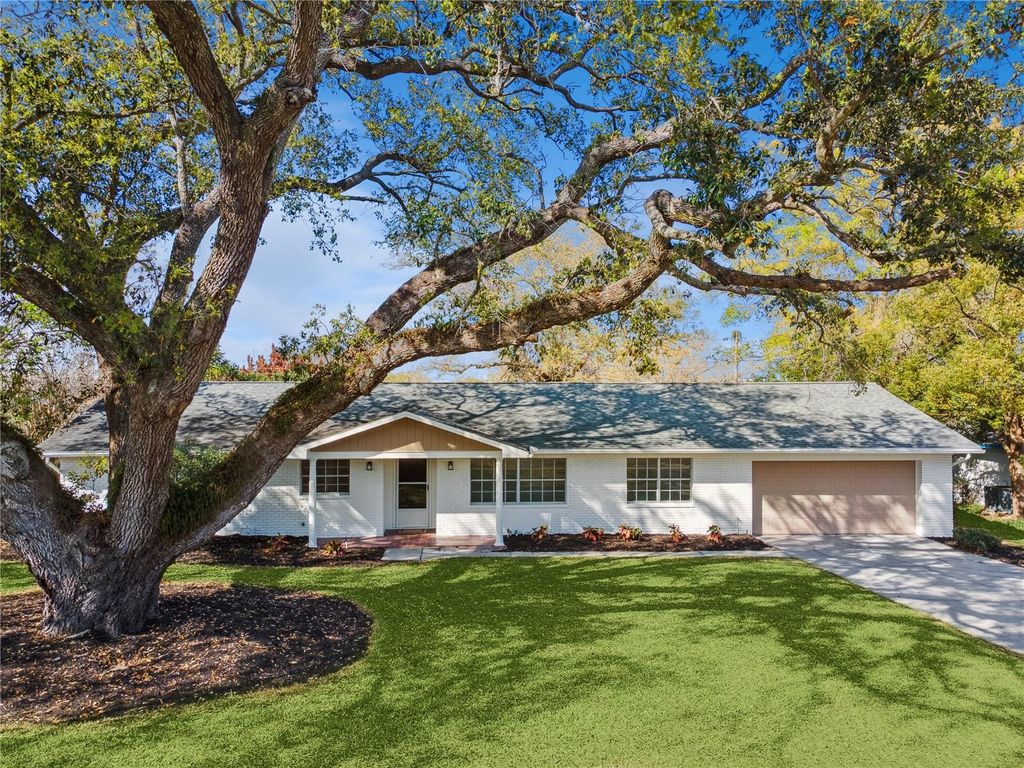 Photo of 1528 Hallam Court S, Lakeland, FL 33813 (MLS # L4959978)