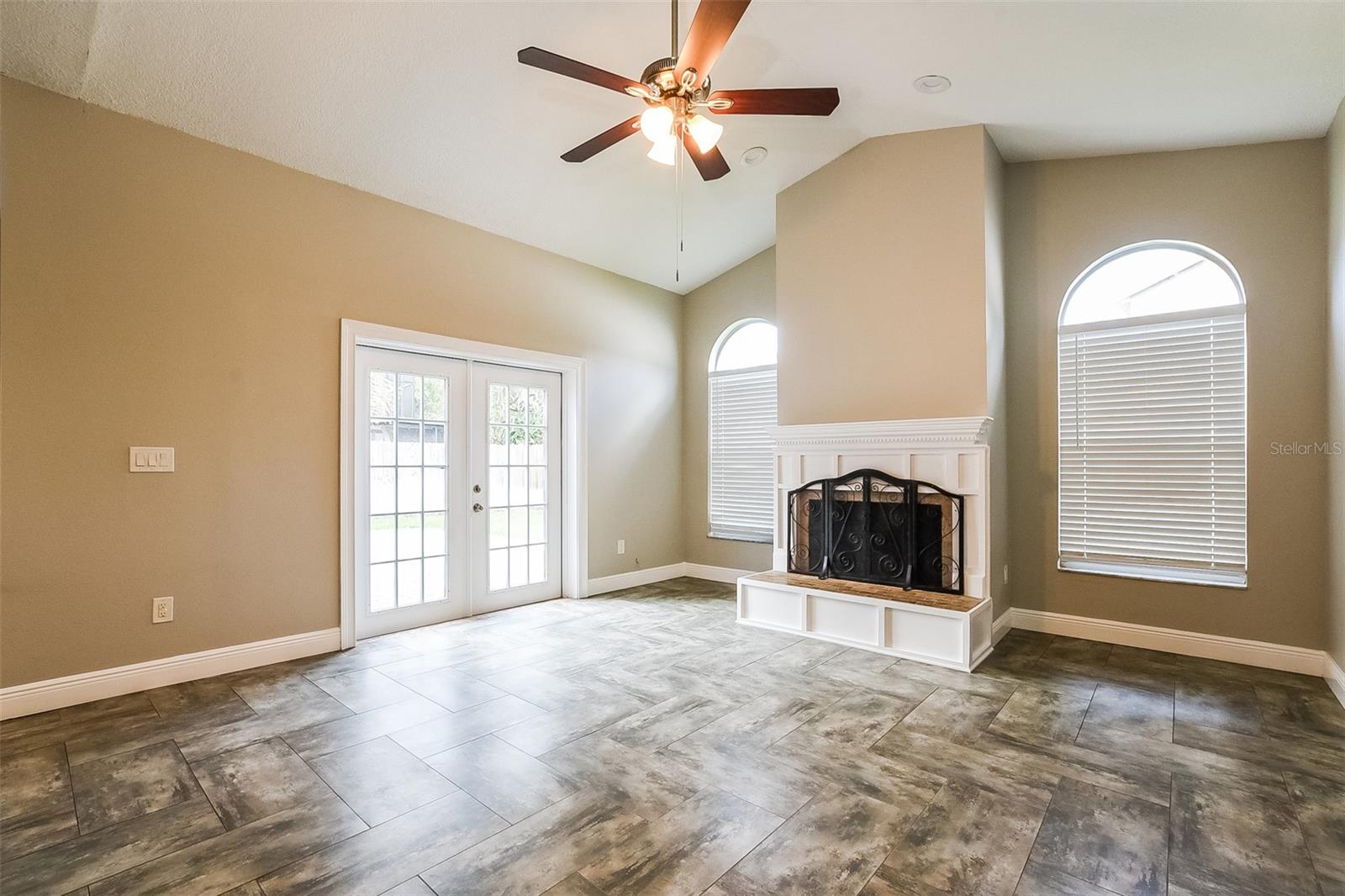 PINES WEKIVA SEC 03 PH 02 TR A - Residential Lease