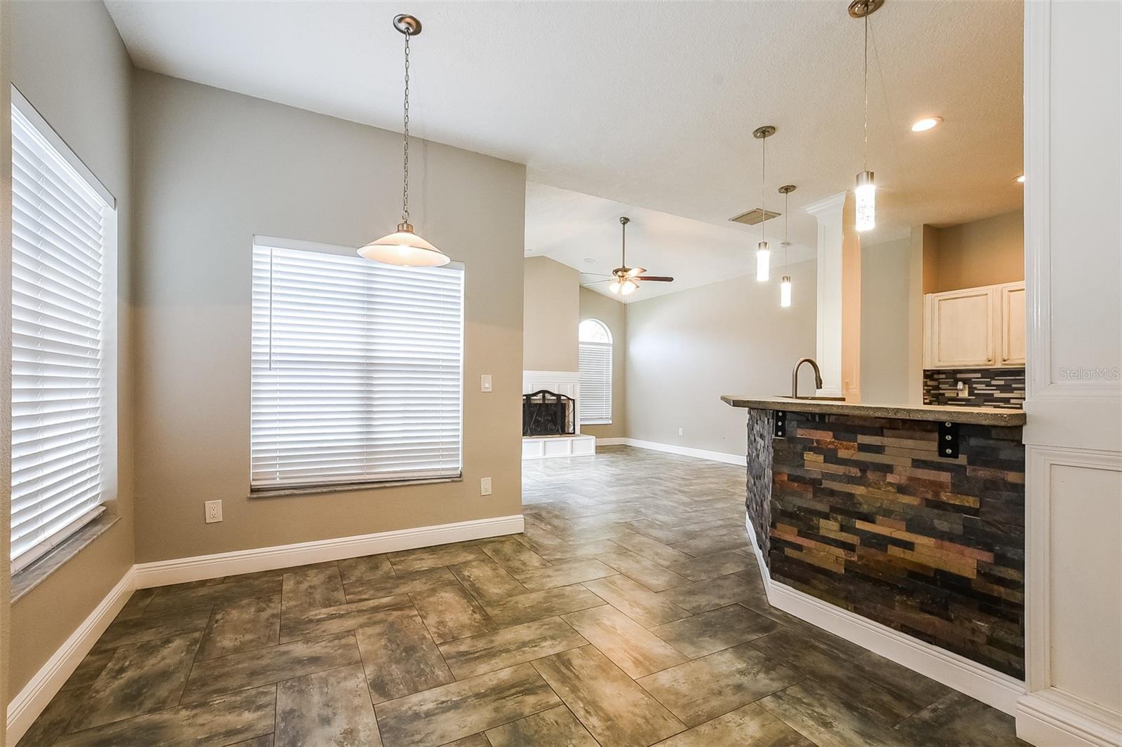 PINES WEKIVA SEC 03 PH 02 TR A - Residential Lease