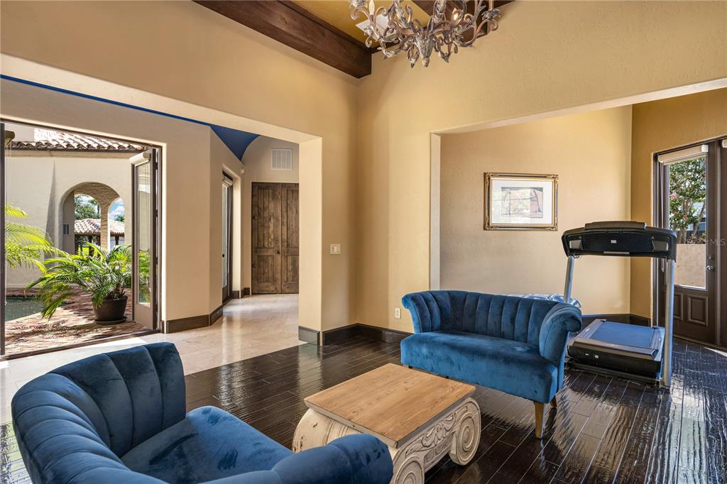 DAVIS SHORES - Residential