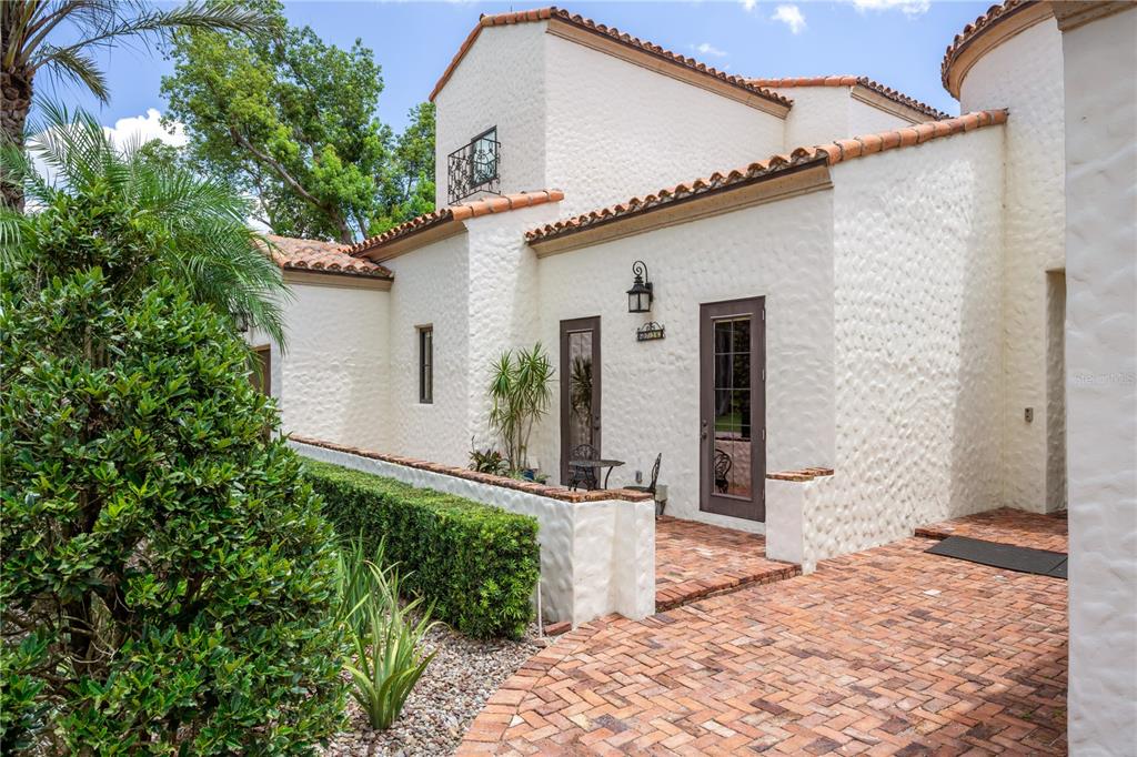 DAVIS SHORES - Residential