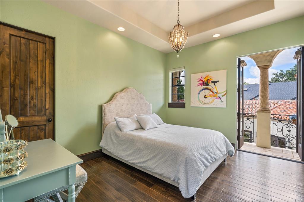 DAVIS SHORES - Residential