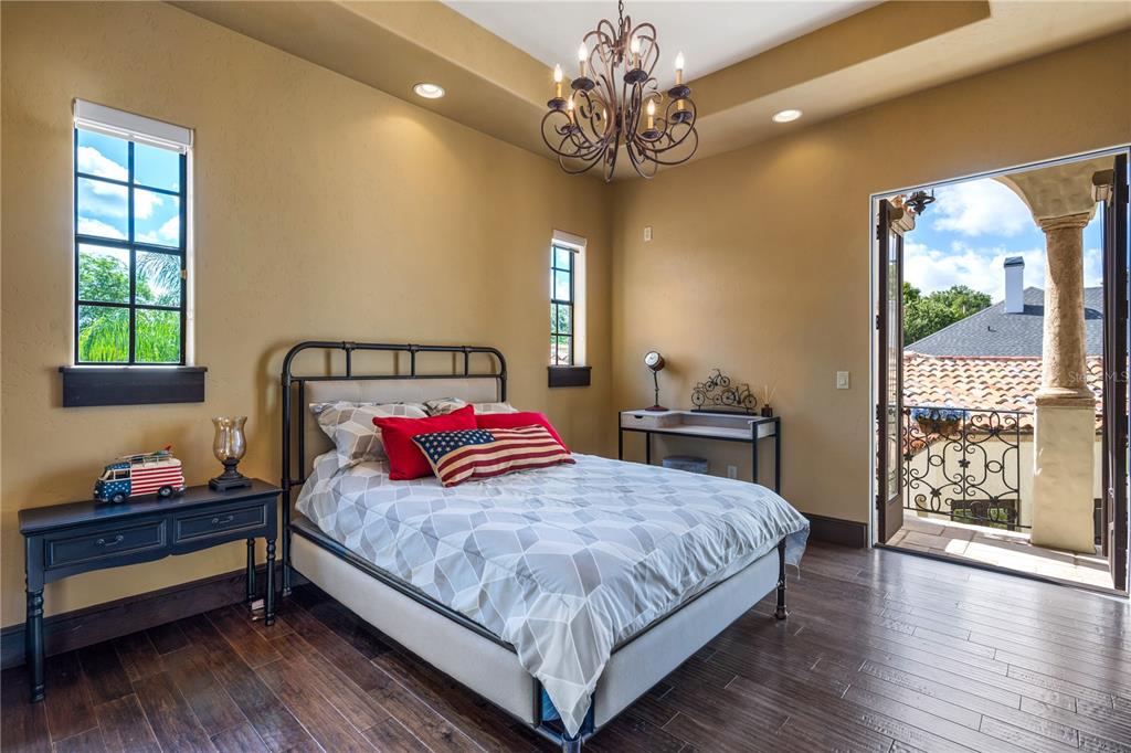 DAVIS SHORES - Residential