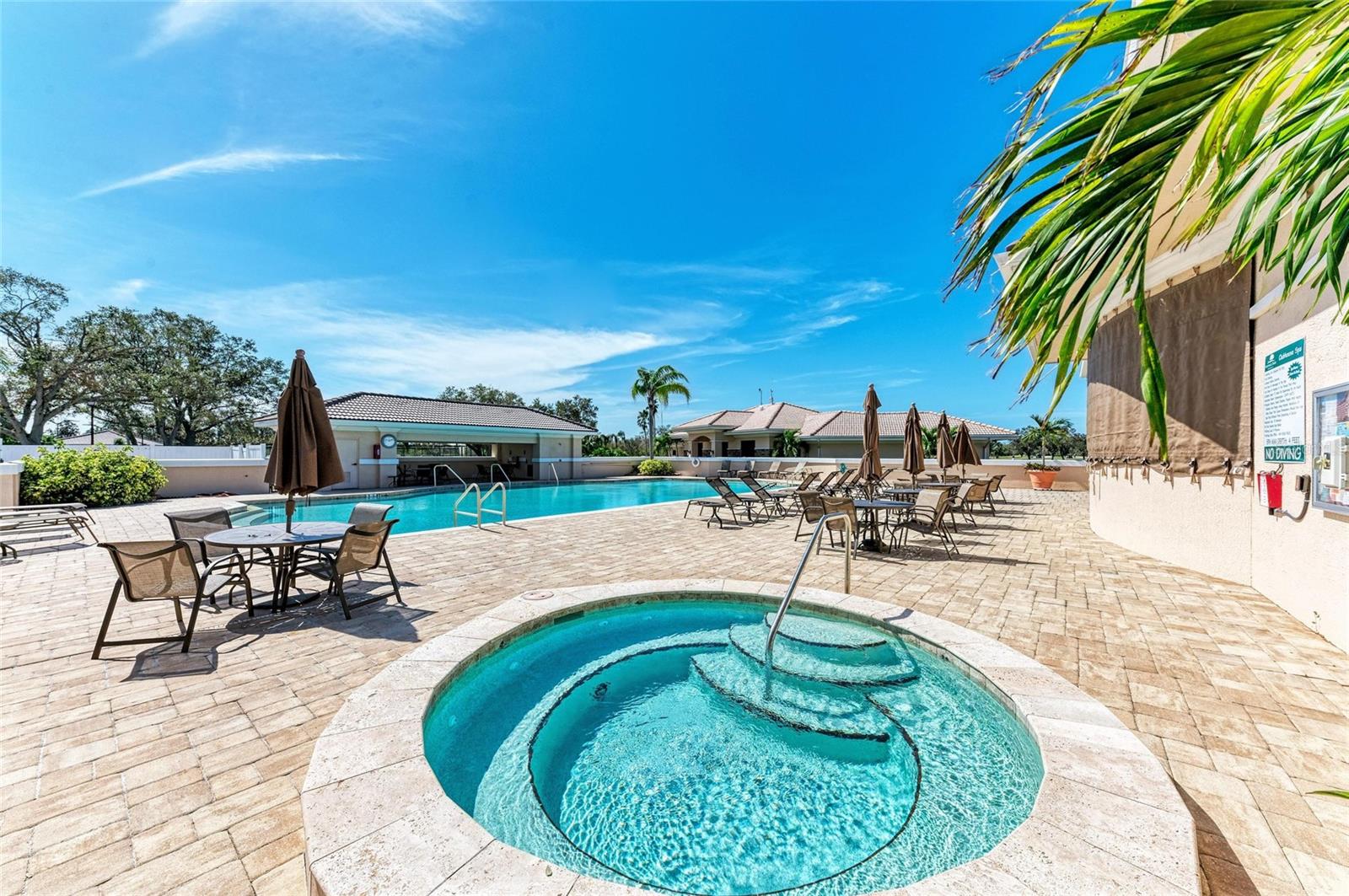 HERITAGE OAKS GOLF & COUNTRY CLUB - Residential Lease