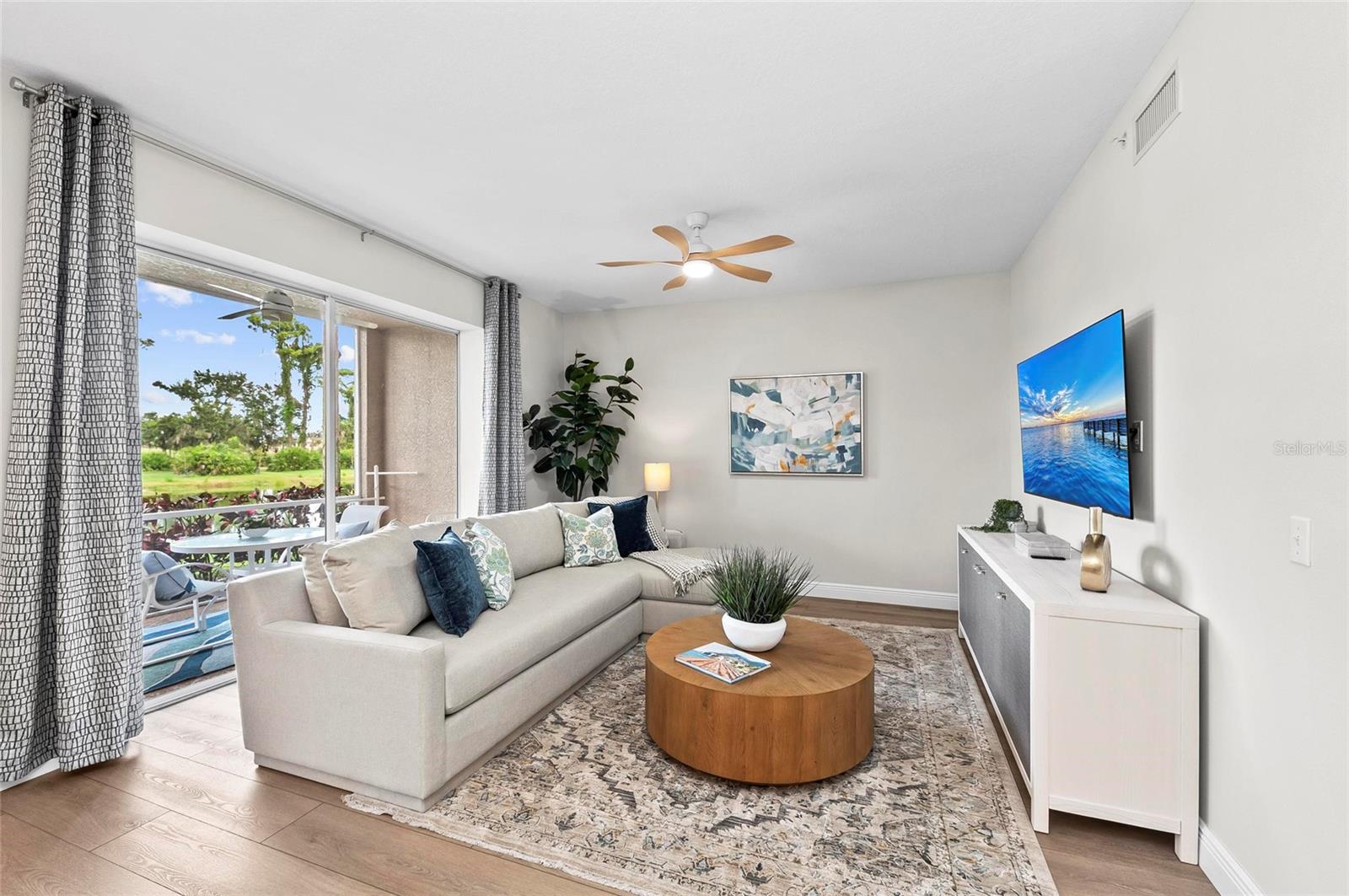 HERITAGE OAKS GOLF & COUNTRY CLUB - Residential Lease
