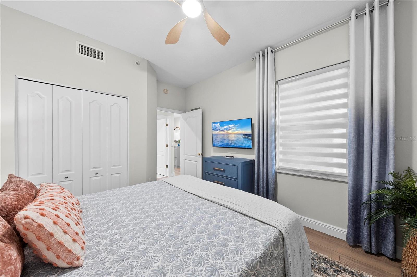 HERITAGE OAKS GOLF & COUNTRY CLUB - Residential Lease