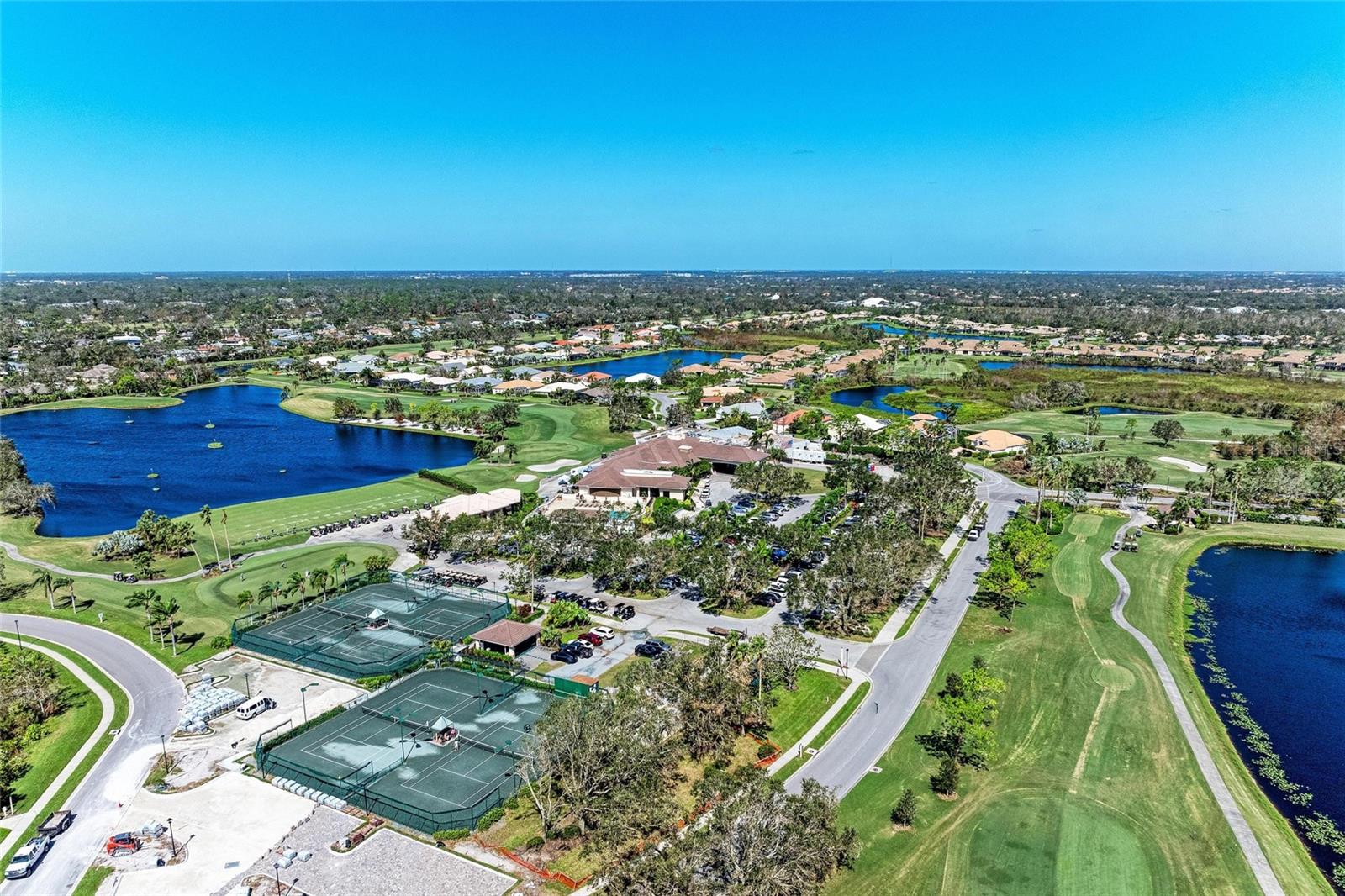 HERITAGE OAKS GOLF & COUNTRY CLUB - Residential Lease