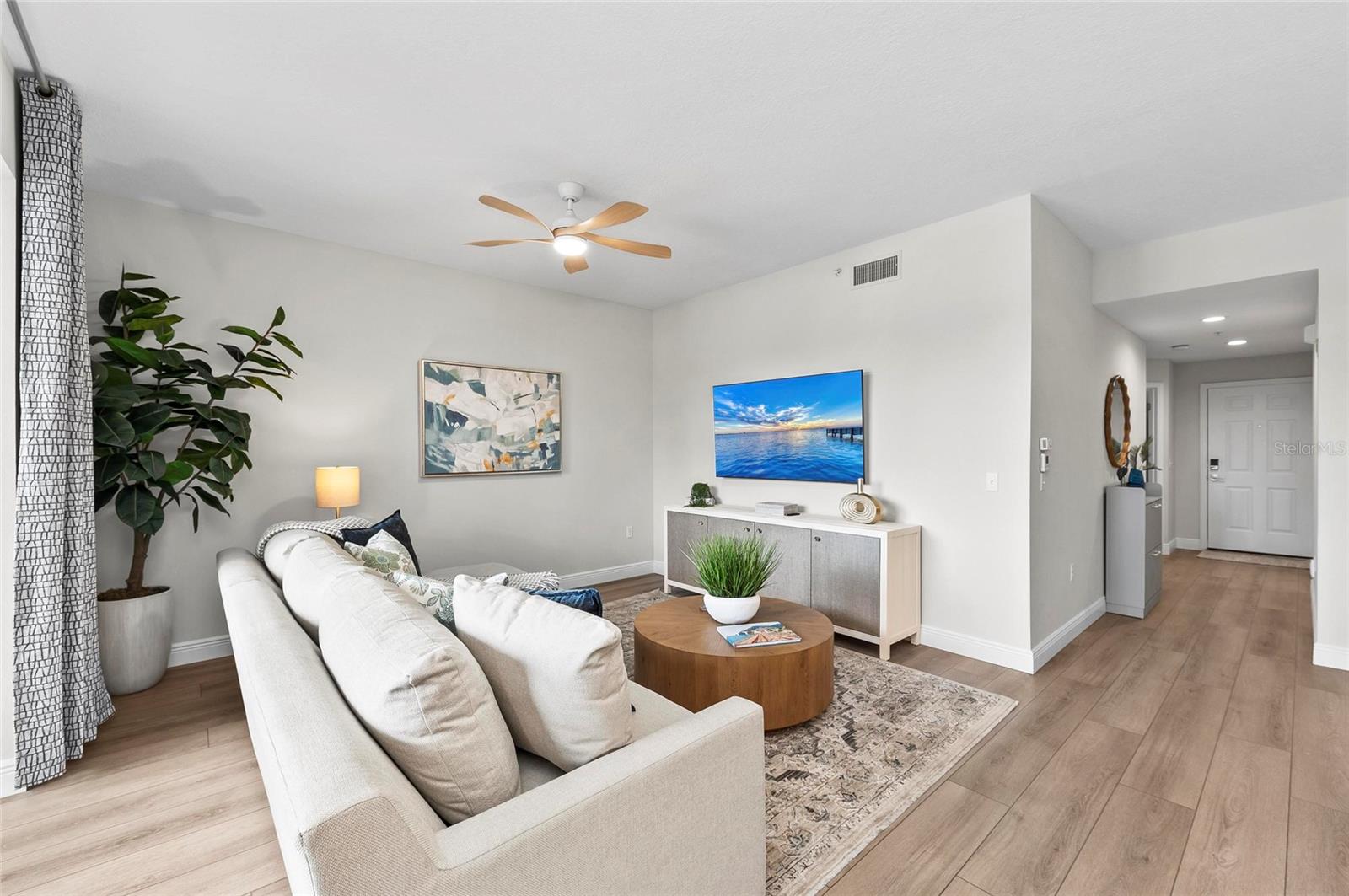 HERITAGE OAKS GOLF & COUNTRY CLUB - Residential Lease