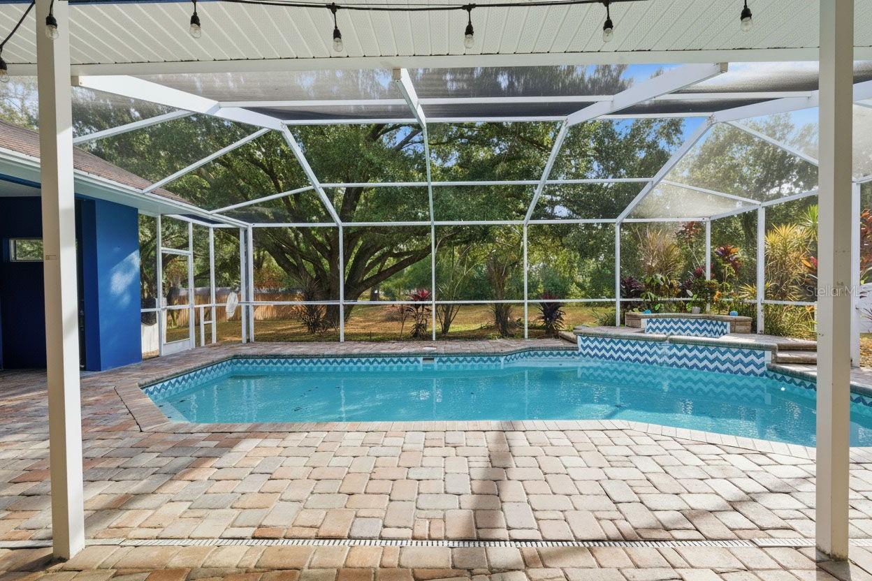 COLONIAL OAKS - Residential