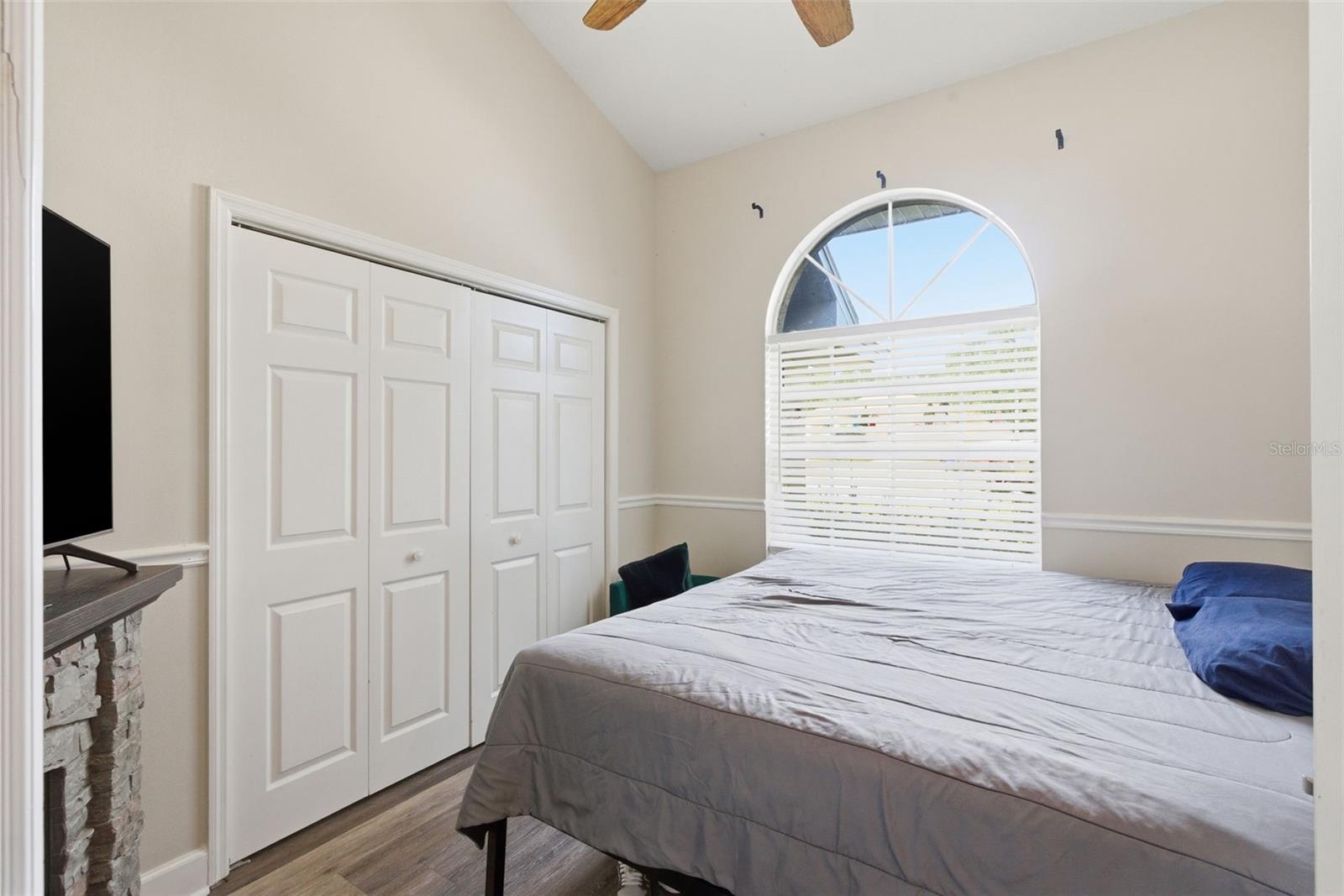 COLONIAL OAKS - Residential