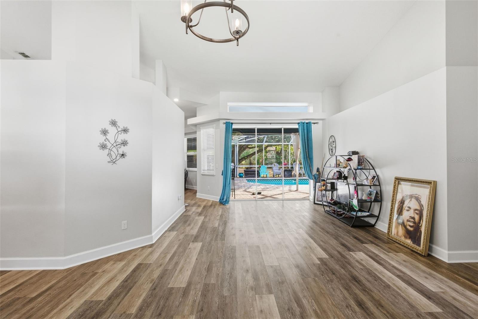 COLONIAL OAKS - Residential