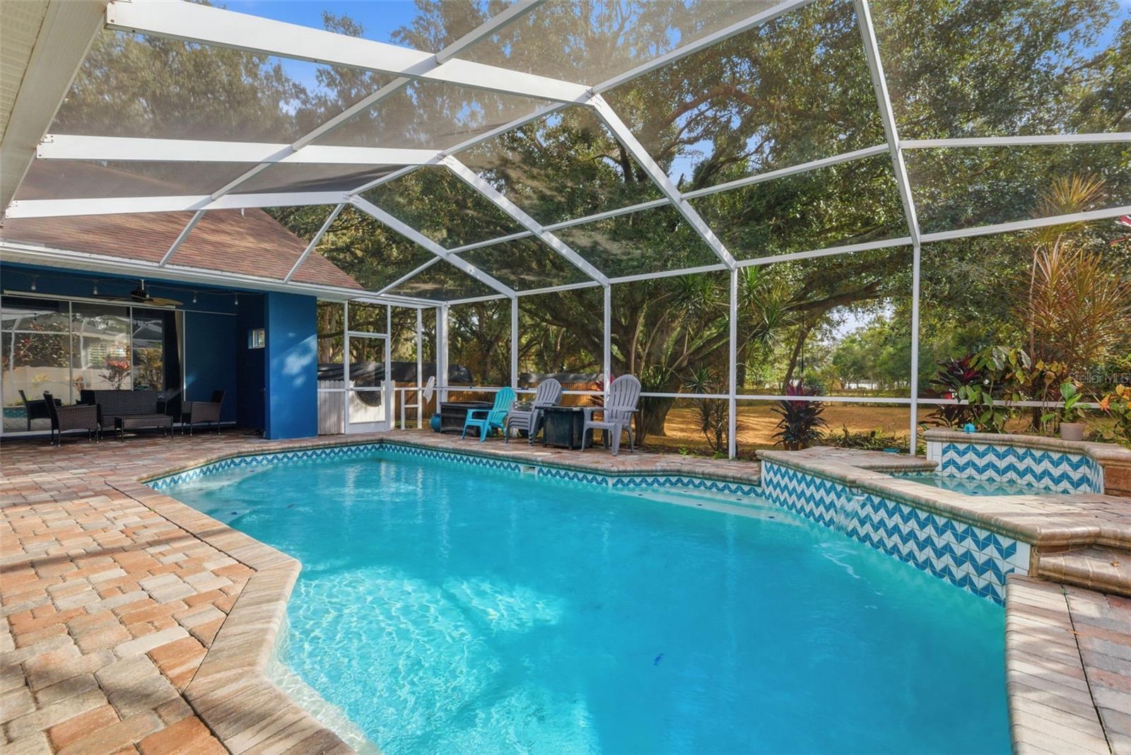 COLONIAL OAKS - Residential