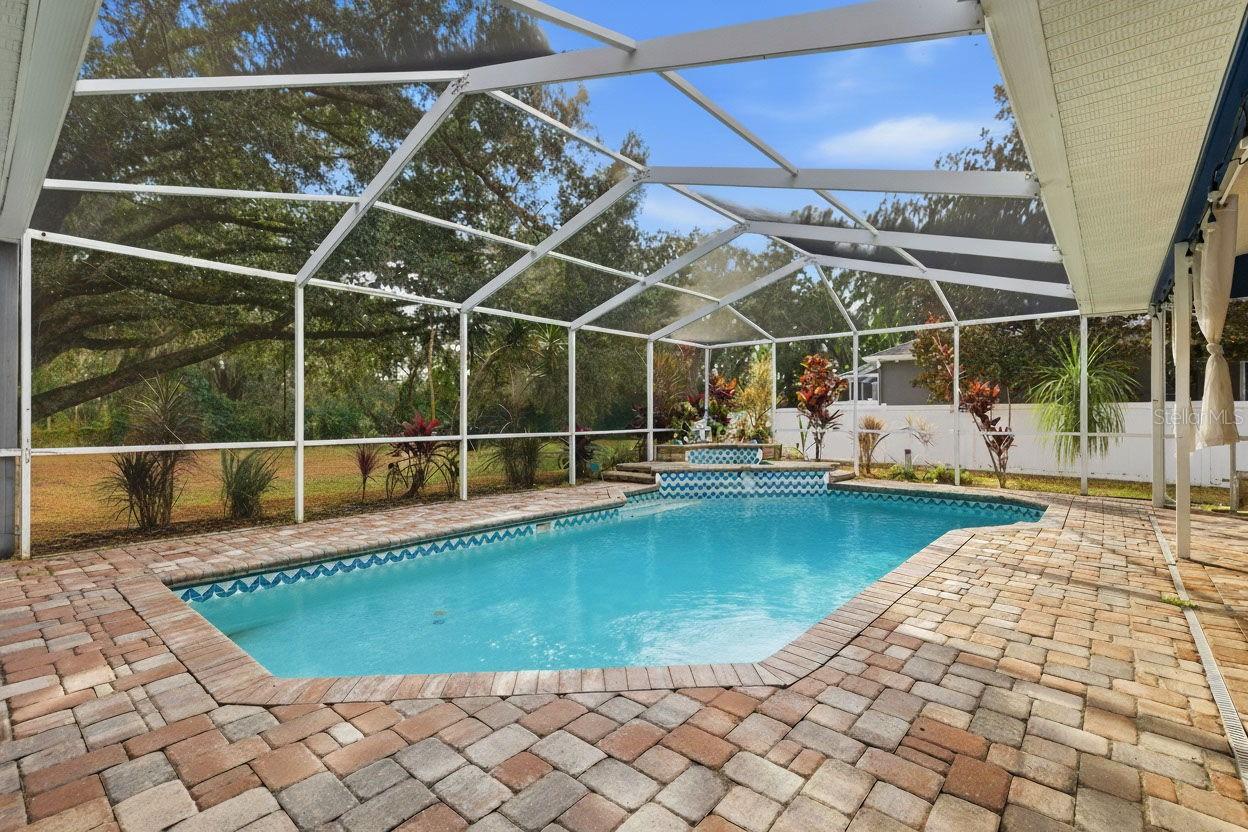 COLONIAL OAKS - Residential