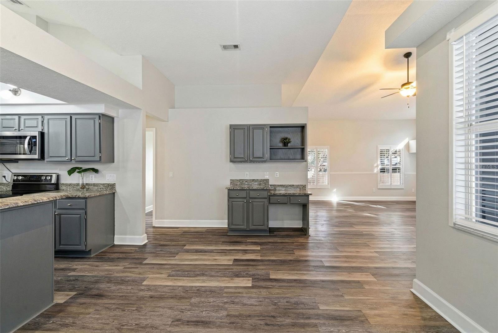 COLONIAL OAKS - Residential