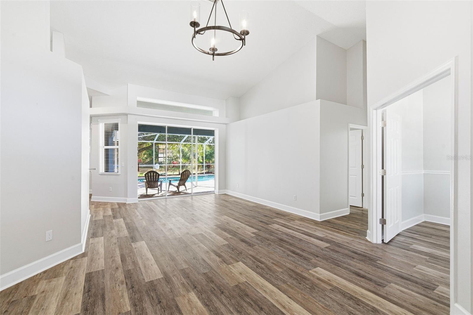 COLONIAL OAKS - Residential