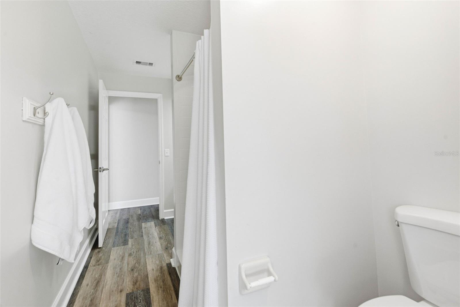 COLONIAL OAKS - Residential