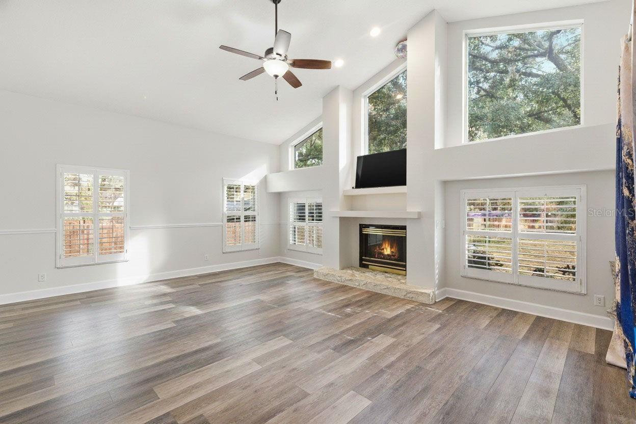 COLONIAL OAKS - Residential