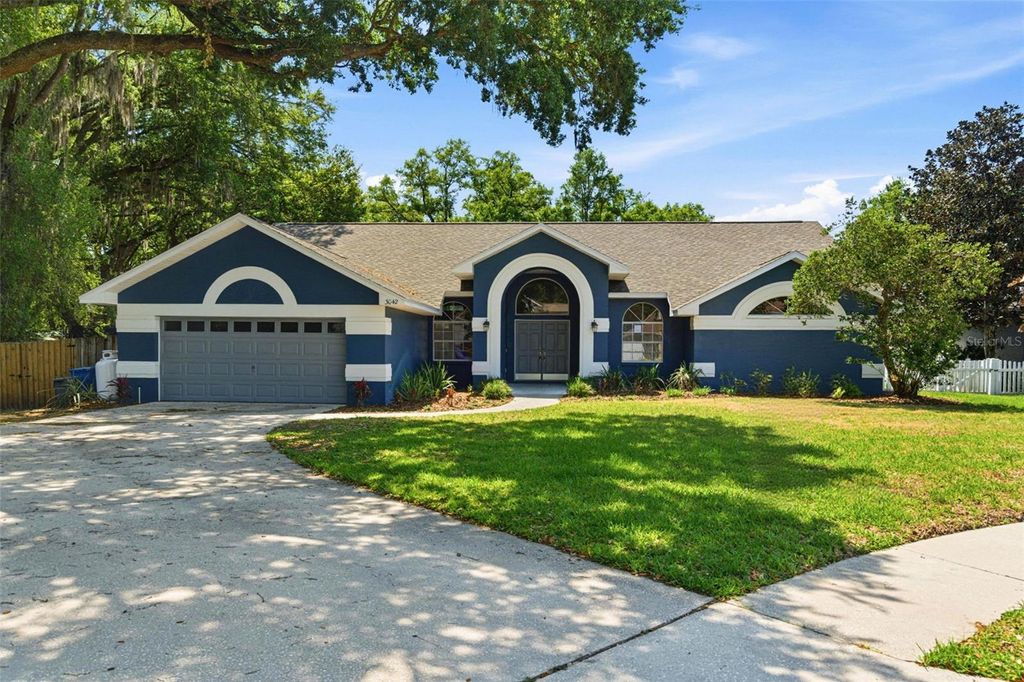 Photo of 3042 Colonial Ridge Drive, Brandon, FL 33511 (MLS # TB8449215)