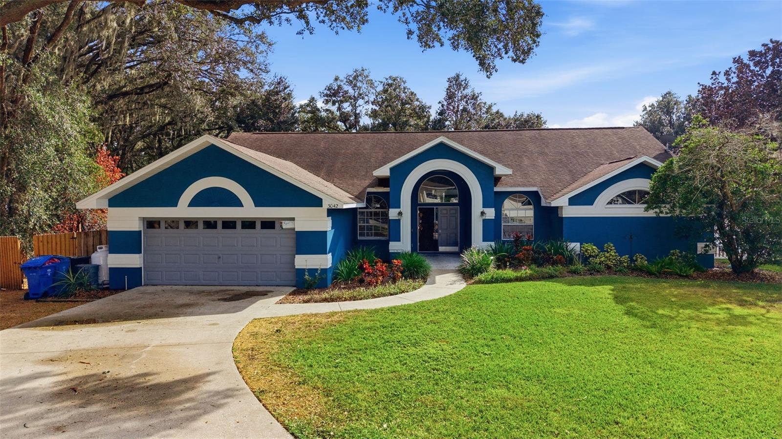 COLONIAL OAKS - Residential