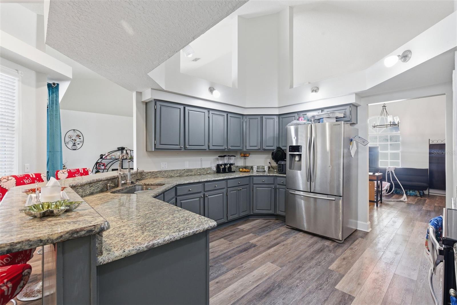 COLONIAL OAKS - Residential