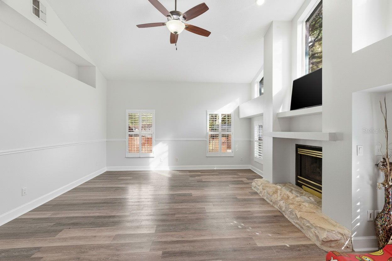 COLONIAL OAKS - Residential