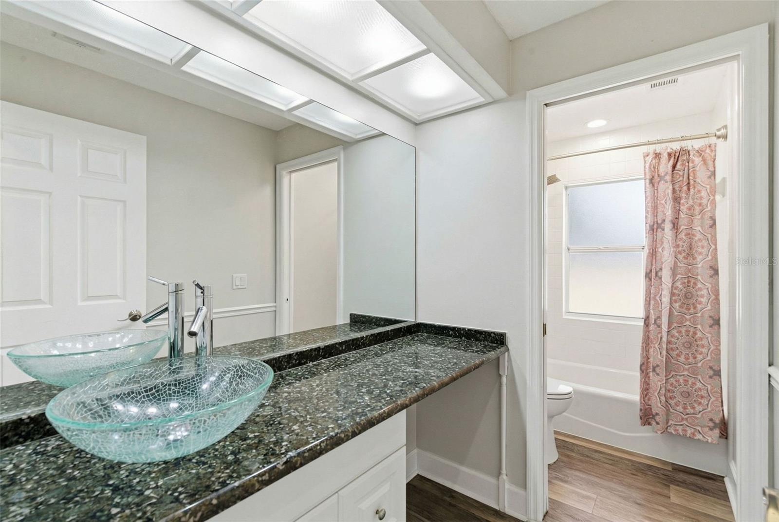 COLONIAL OAKS - Residential