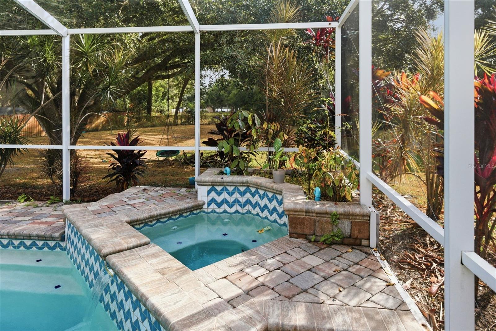 COLONIAL OAKS - Residential