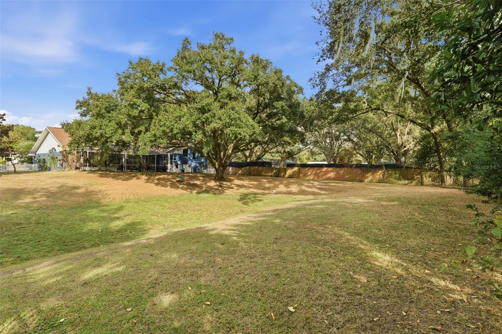 COLONIAL OAKS - Residential