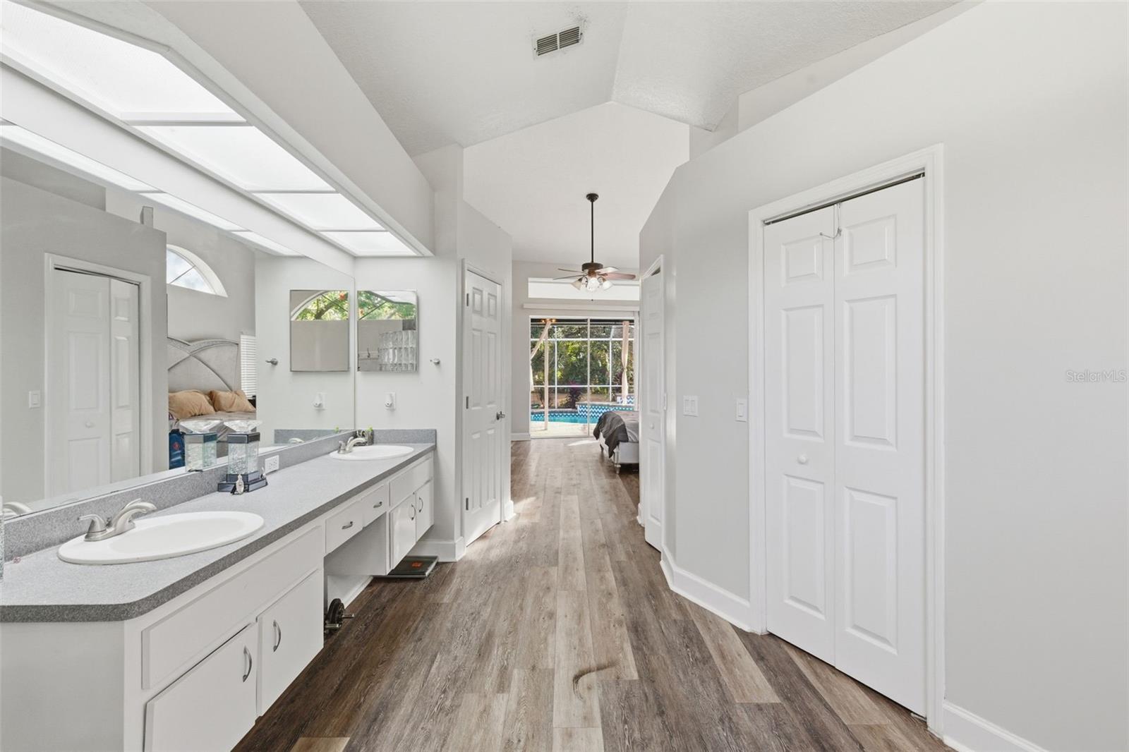 COLONIAL OAKS - Residential