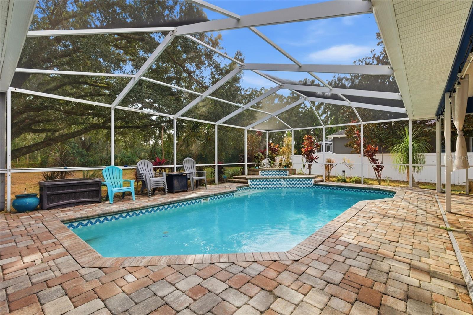 COLONIAL OAKS - Residential