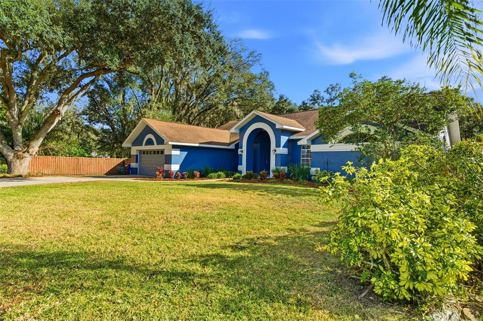 COLONIAL OAKS - Residential