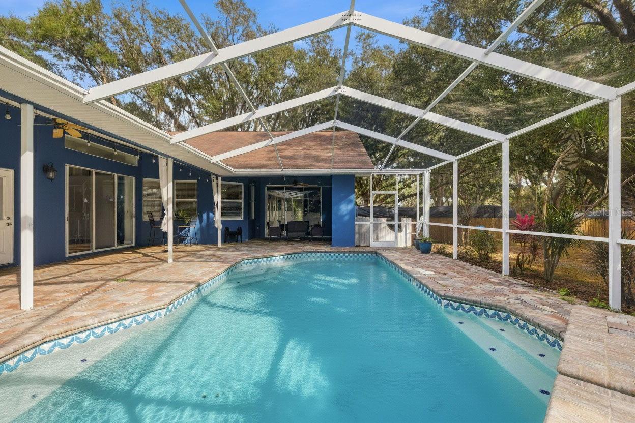 COLONIAL OAKS - Residential