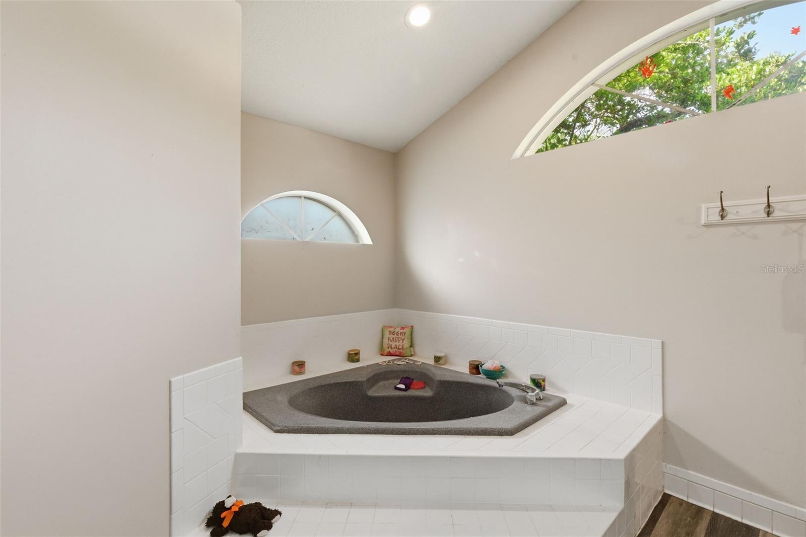 COLONIAL OAKS - Residential