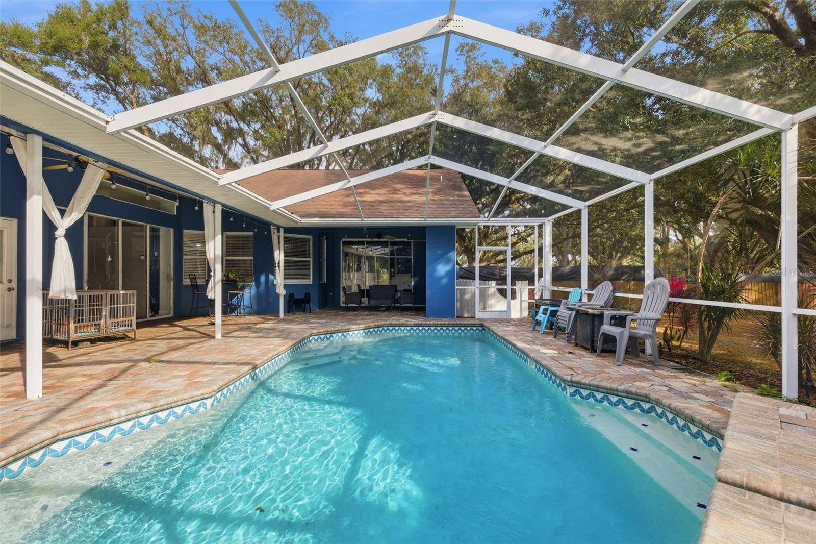 COLONIAL OAKS - Residential