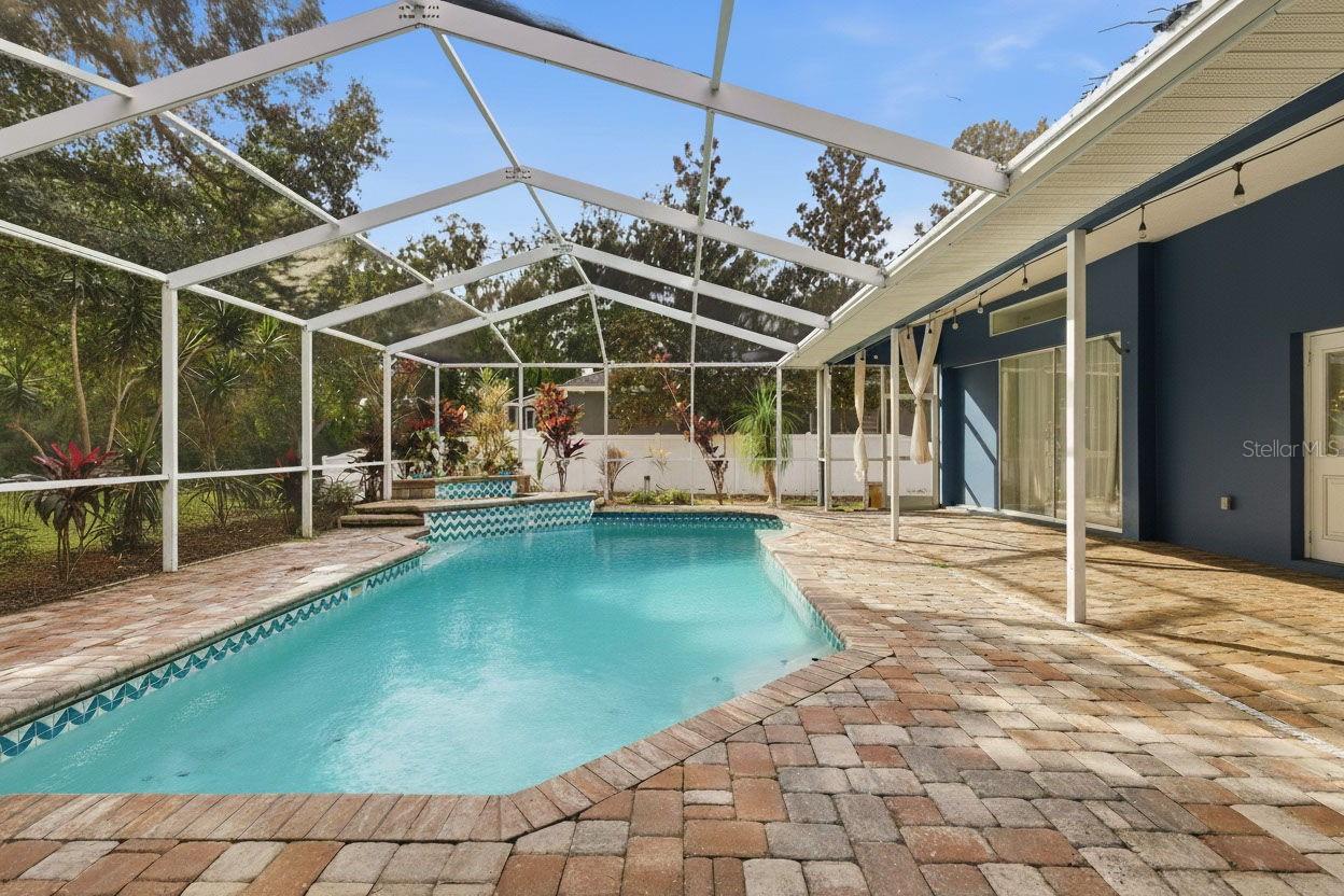 COLONIAL OAKS - Residential